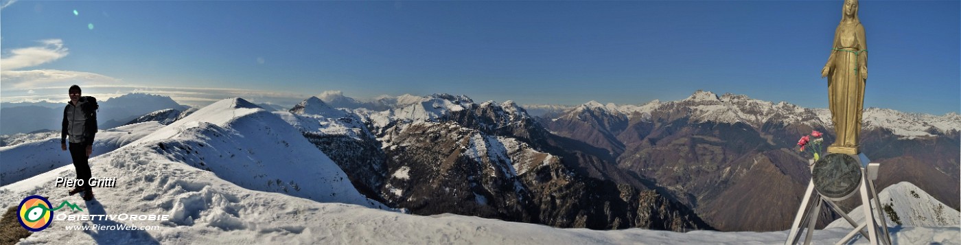 42 Vista panoramica dal Baciamorti, al Resegone a sx al Tre Signori a dx.jpg